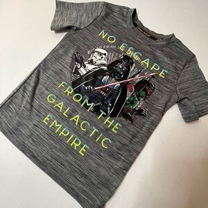 Star Wars boys size 5 T-shirt